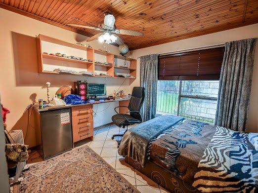 5 Bedroom Property for Sale in Langenhovenpark Free State